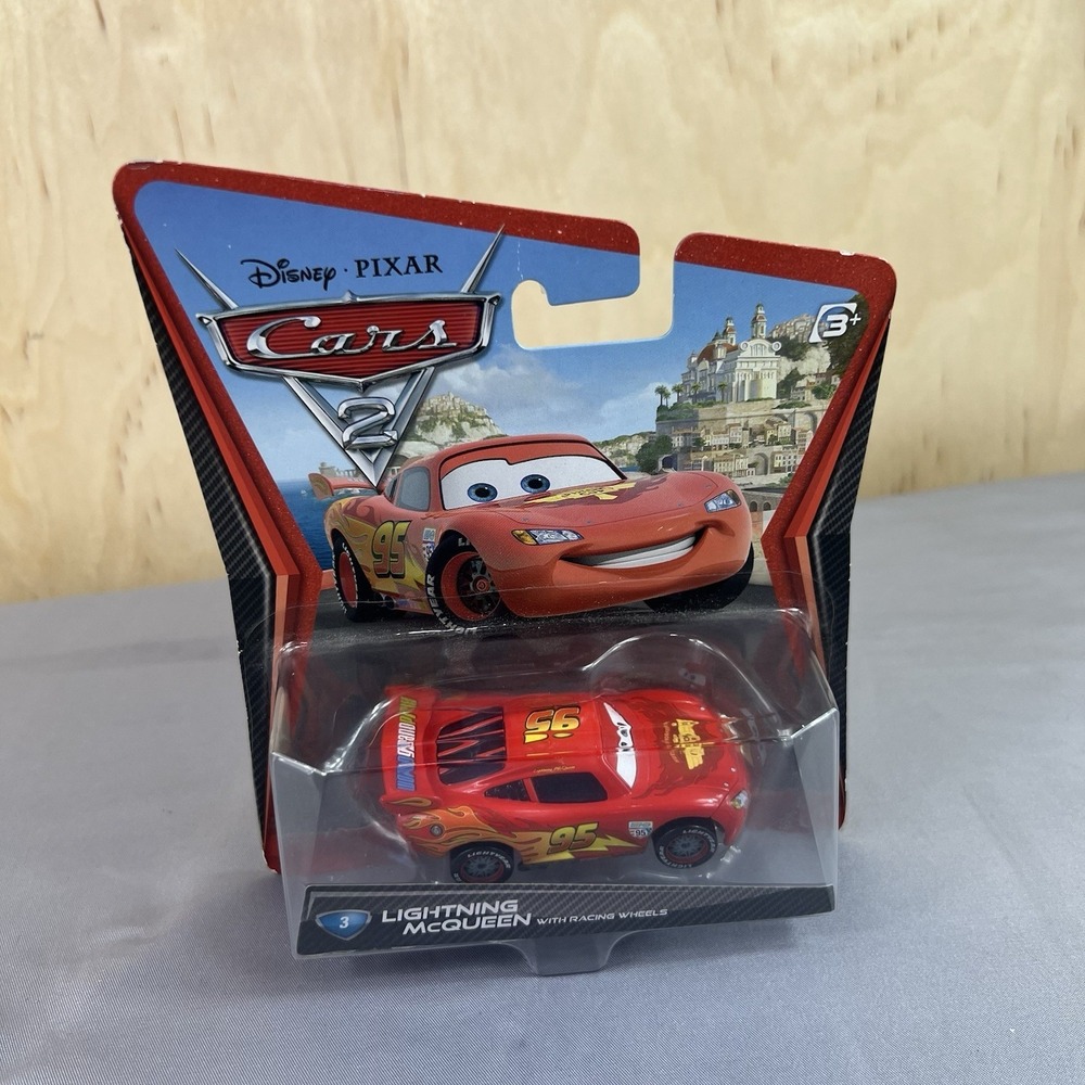 Disney Pixar Cars 2 Lightning McQueen #3 Racing Wheels 2010 New